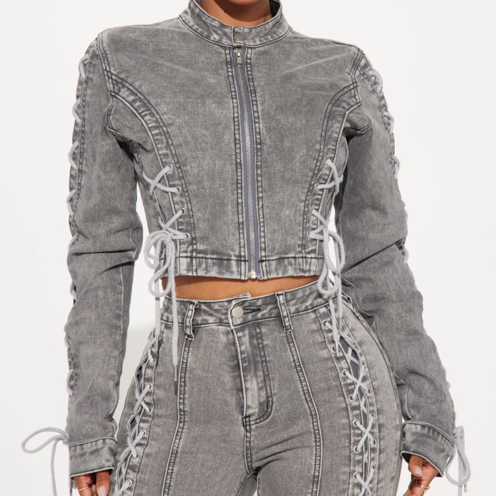 Stylish Gray Denim Jacket and Pants Set
